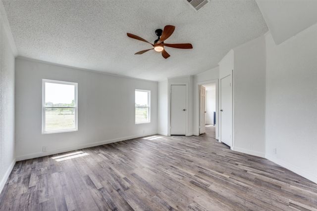 140 Terri Drive, Collinsville, TX 76233