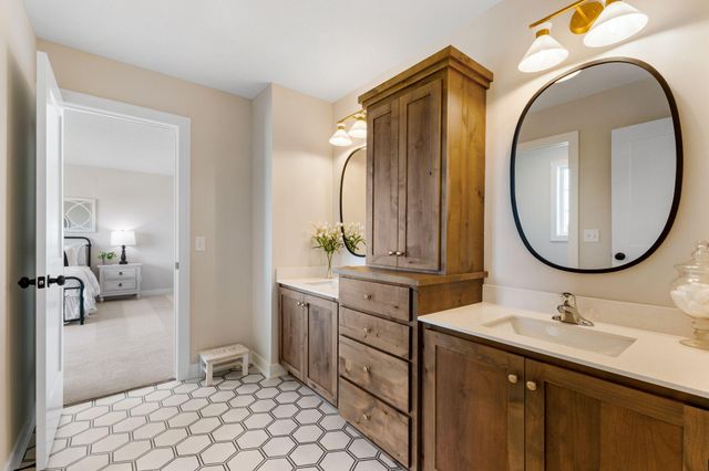 19533 Hamburg Avenue, Lakeville, MN 55044