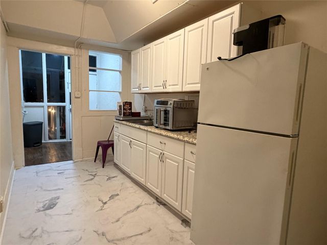 402 Hyde Park Boulevard 4, Houston, TX 77006