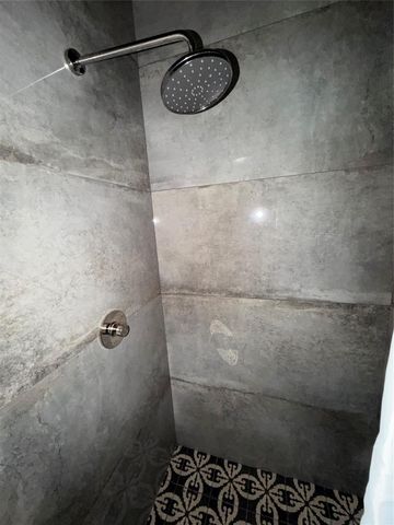 402 Hyde Park Boulevard 4, Houston, TX 77006