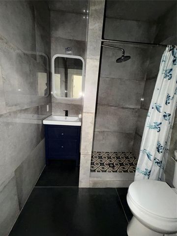 402 Hyde Park Boulevard 4, Houston, TX 77006