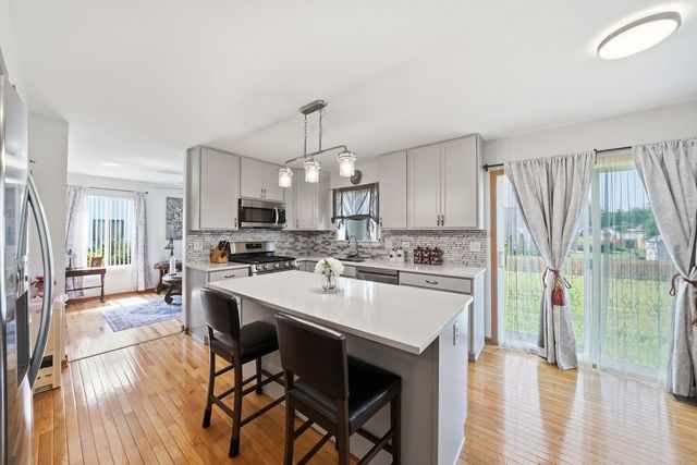 390 Deering Lane, Bolingbrook, IL 60440