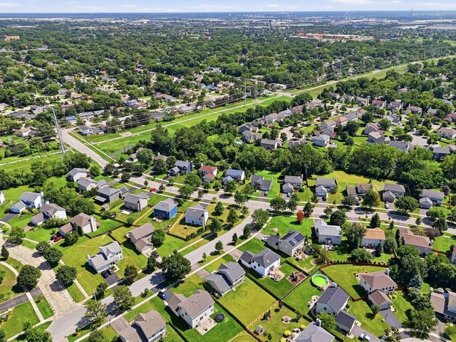 390 Deering Lane, Bolingbrook, IL 60440
