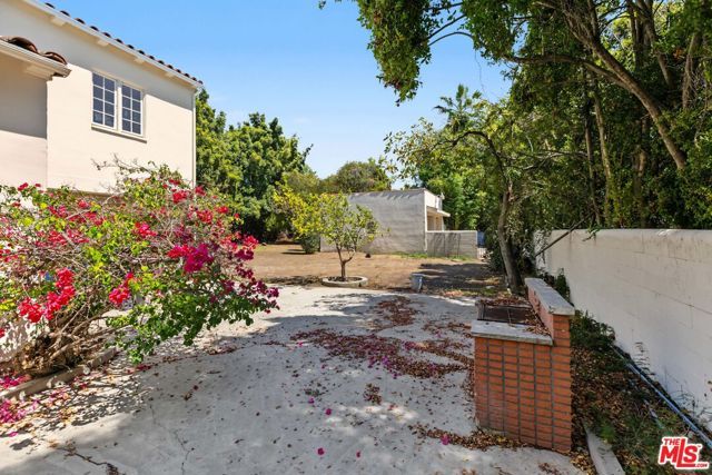 462 S McCadden Place, Los Angeles, CA 90020