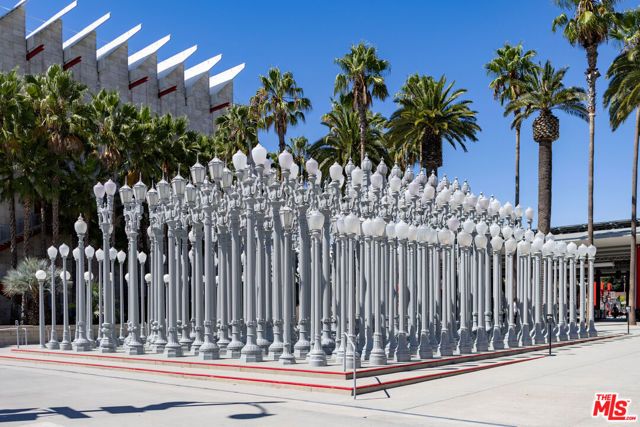 462 S McCadden Place, Los Angeles, CA 90020