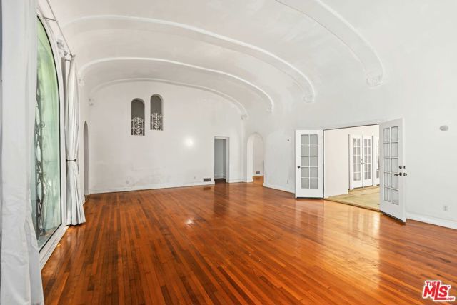 462 S McCadden Place, Los Angeles, CA 90020
