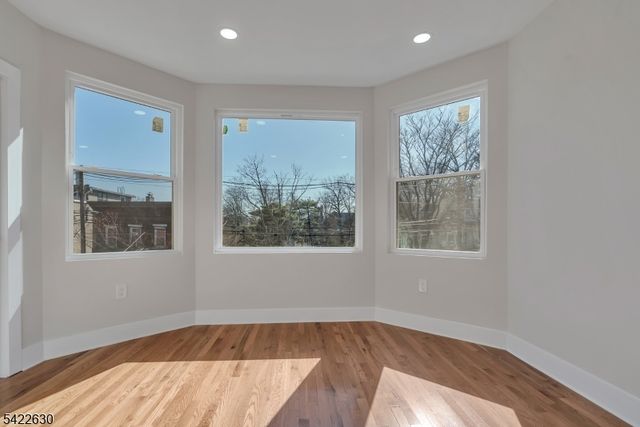 249 Hillside Ave, Leonia Boro, NJ 07605