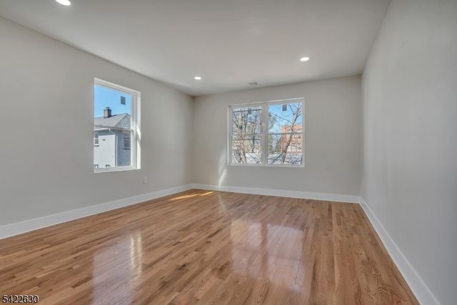 249 Hillside Ave, Leonia Boro, NJ 07605