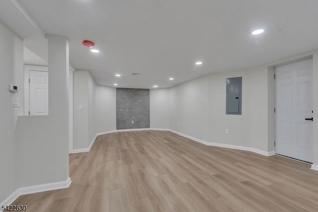 249 Hillside Ave, Leonia Boro, NJ 07605