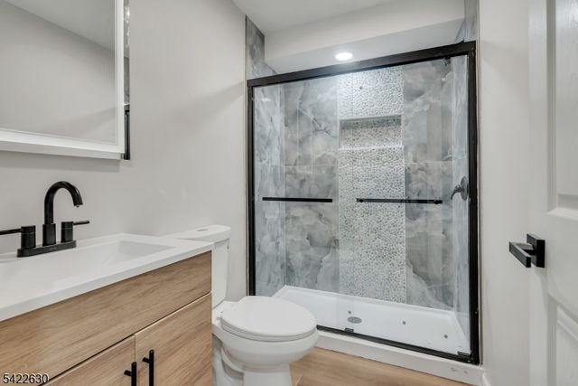 249 Hillside Ave, Leonia Boro, NJ 07605