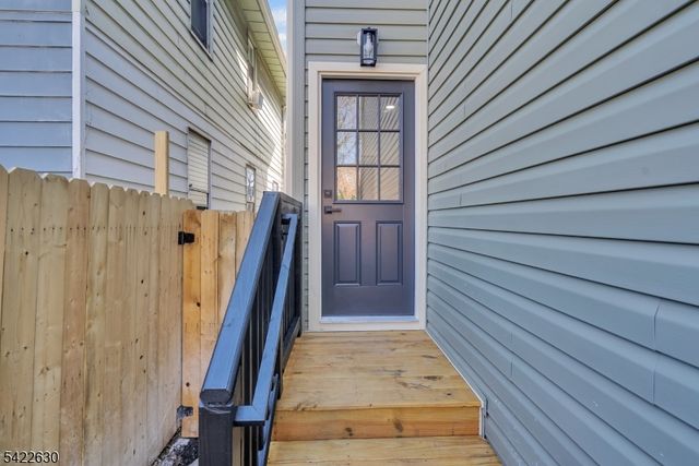 249 Hillside Ave, Leonia Boro, NJ 07605