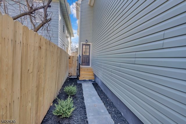 249 Hillside Ave, Leonia Boro, NJ 07605