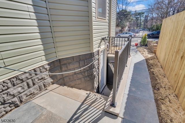 249 Hillside Ave, Leonia Boro, NJ 07605
