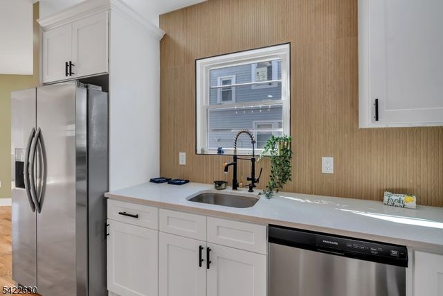 249 Hillside Ave, Leonia Boro, NJ 07605