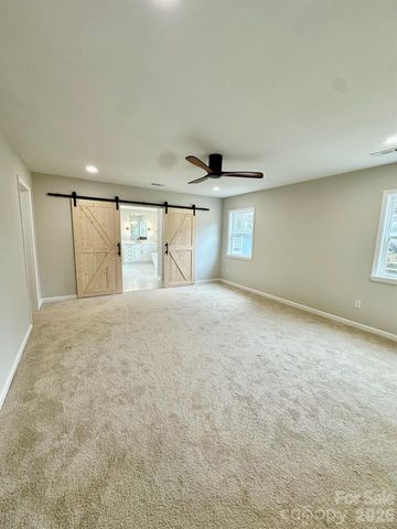 7159 Moss Point Drive, Charlotte, NC 28277