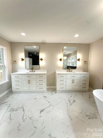 7159 Moss Point Drive, Charlotte, NC 28277