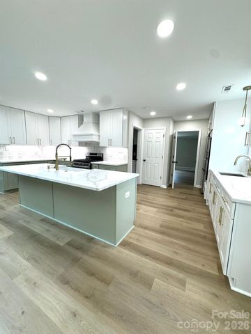 7159 Moss Point Drive, Charlotte, NC 28277