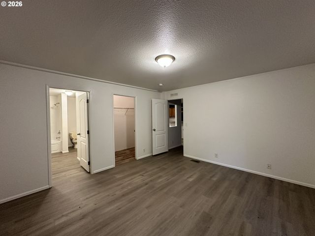 8720 Se CLATSOP St, Happy Valley, OR 97086