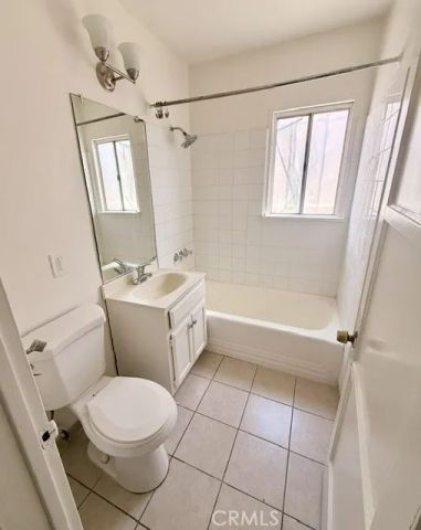 1402 W 78th Street, Los Angeles, CA 90047