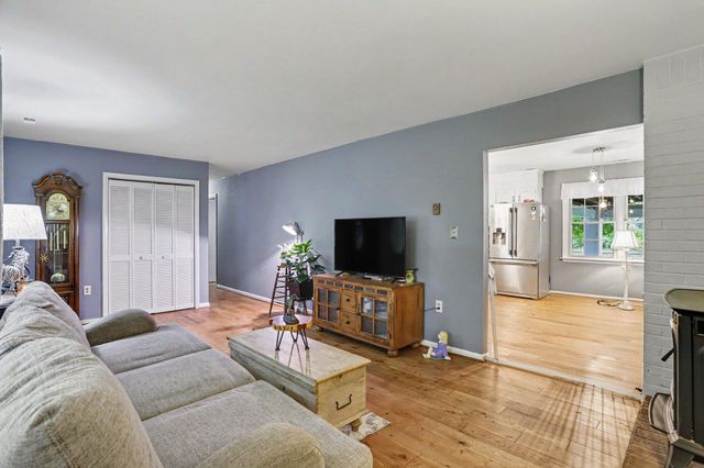 2226 HARNEY RD, Littlestown, PA 17340