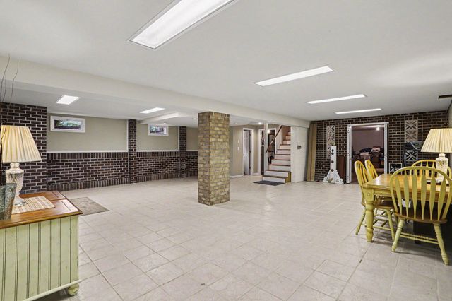 2226 HARNEY RD, Littlestown, PA 17340