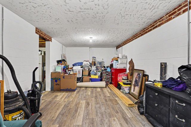 2226 HARNEY RD, Littlestown, PA 17340