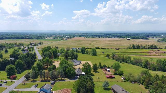 2226 HARNEY RD, Littlestown, PA 17340