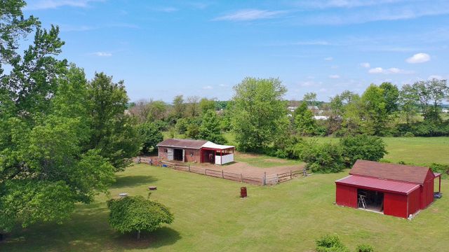 2226 HARNEY RD, Littlestown, PA 17340