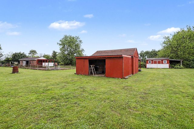 2226 HARNEY RD, Littlestown, PA 17340