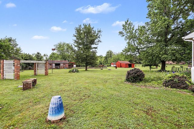 2226 HARNEY RD, Littlestown, PA 17340