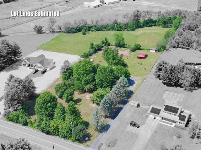 2226 HARNEY RD, Littlestown, PA 17340