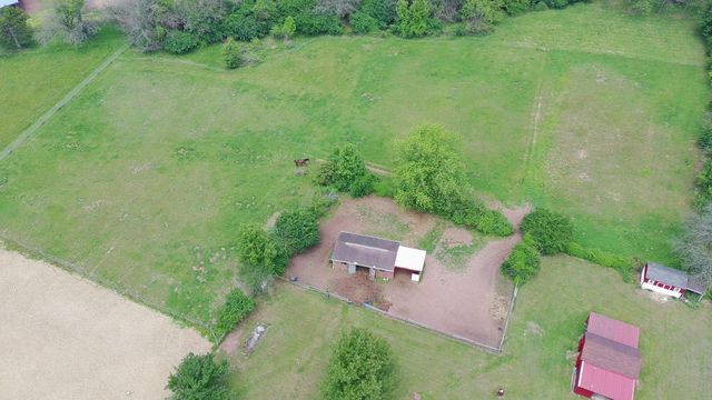 2226 HARNEY RD, Littlestown, PA 17340
