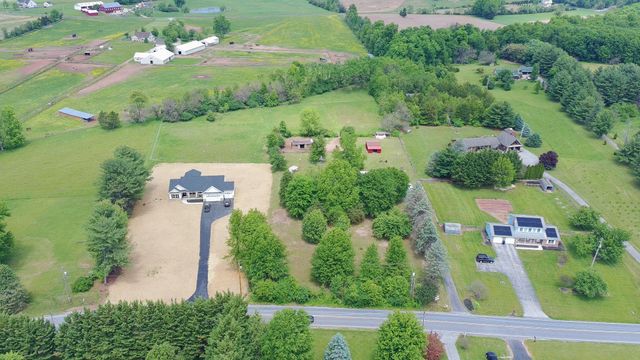 2226 HARNEY RD, Littlestown, PA 17340
