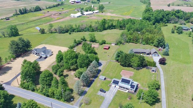 2226 HARNEY RD, Littlestown, PA 17340