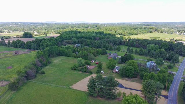 2226 HARNEY RD, Littlestown, PA 17340