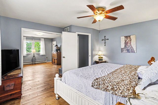 2226 HARNEY RD, Littlestown, PA 17340