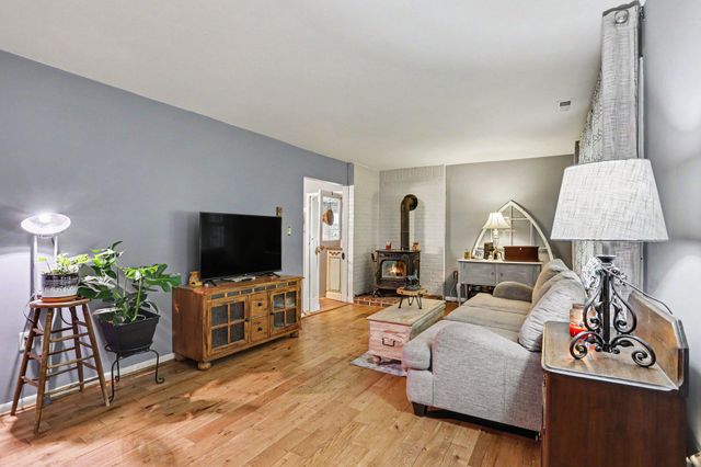 2226 HARNEY RD, Littlestown, PA 17340