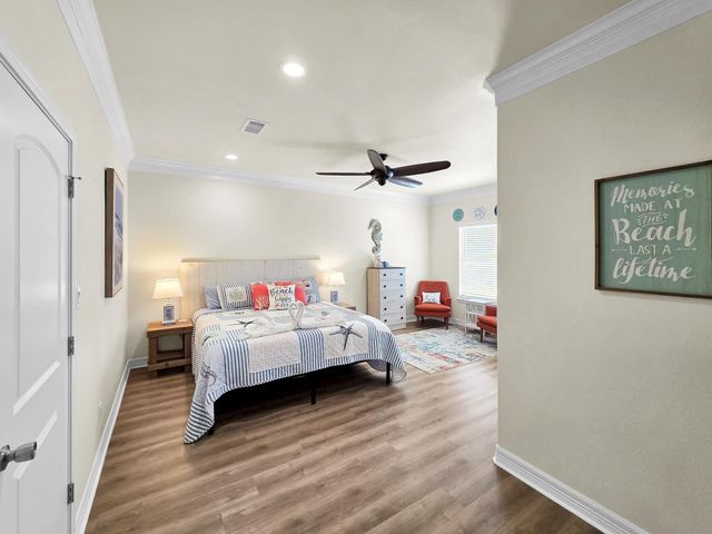 873 Townsend Drive, Crystal Beach, TX 77650