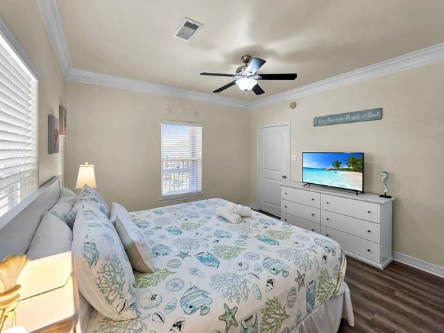 873 Townsend Drive, Crystal Beach, TX 77650