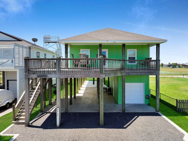 873 Townsend Drive, Crystal Beach, TX 77650