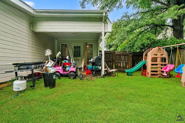 211 Crakston Court, Bonaire, GA 31005