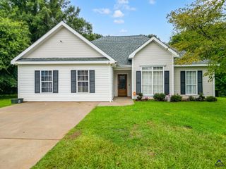 211 Crakston Court, Bonaire, GA 31005