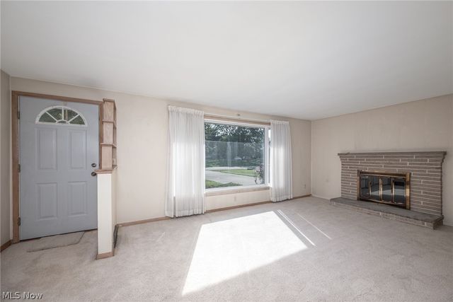 5665 Echodell Avenue NW, North Canton, OH 44720