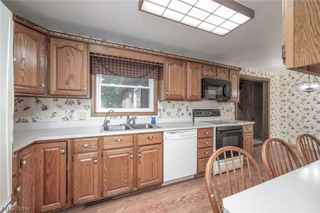 5665 Echodell Avenue NW, North Canton, OH 44720