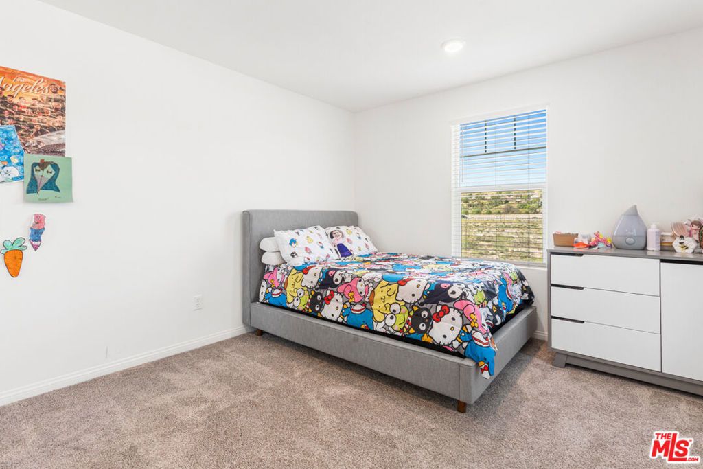 Image 20 of property listing at 17105 Zion Drive, Canyon Country, CA 91387