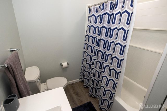 21 Rosewood Court, Sayreville, NJ 08872