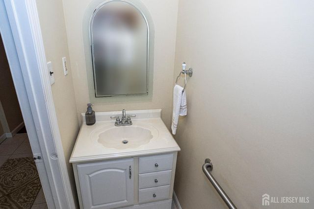 21 Rosewood Court, Sayreville, NJ 08872