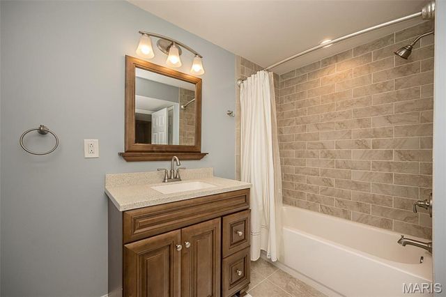 565 Vista Hills Court, Eureka, MO 63025
