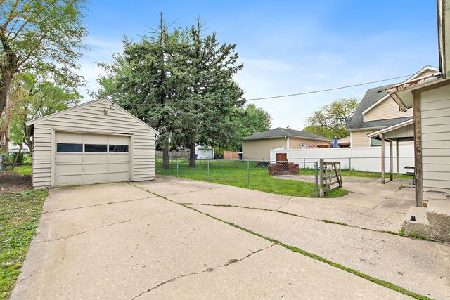 1302 State Street, Dekalb, IL 60115