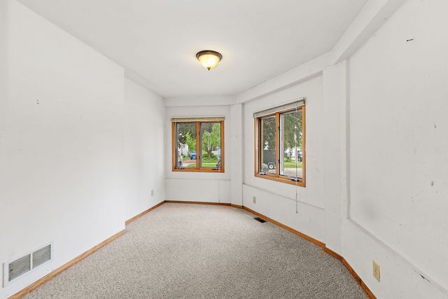 1302 State Street, Dekalb, IL 60115